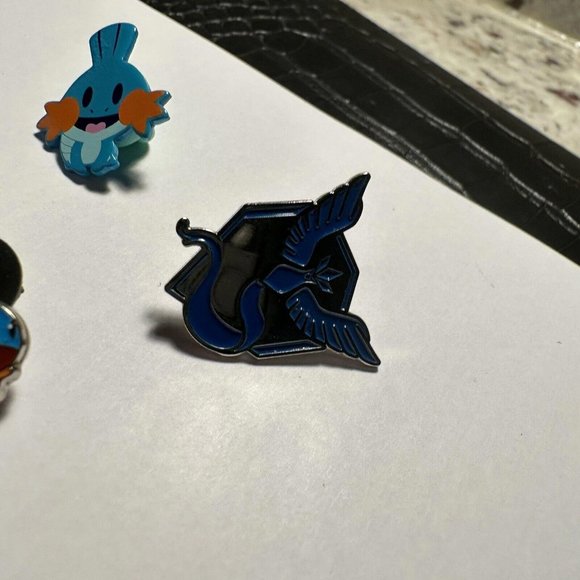 Lot Of 4 Tack Pins - Some Are Pokemon / Pokemon Go And Others - Picture 4 of 10